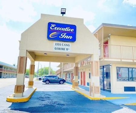 Executive Inn Kingsville Exterior foto